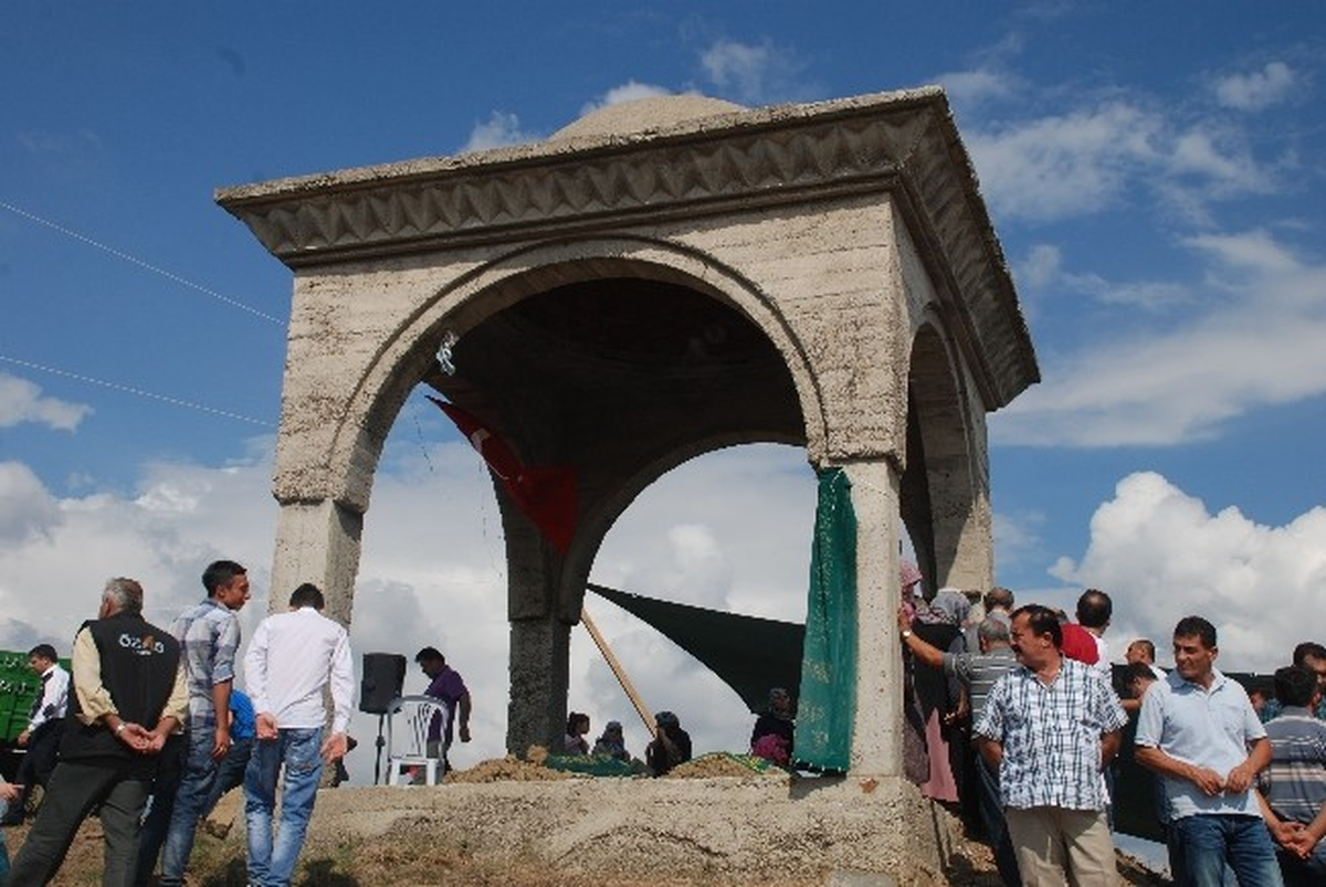 Sadıklar Köyündeki Türbe Onarılacak