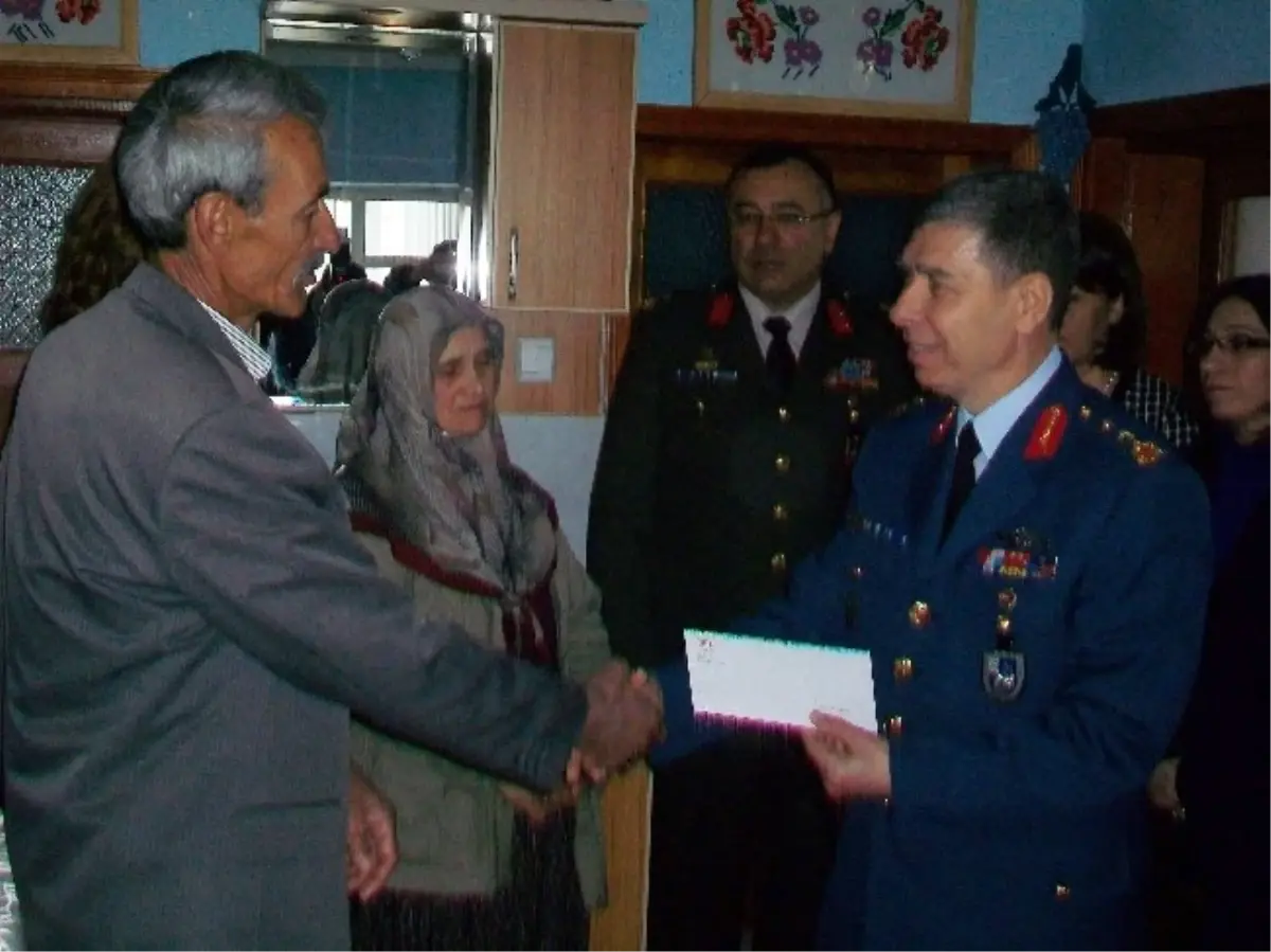 Şehit Ailesine Genelkurmay Başkanı Özel\'den Özel Davet