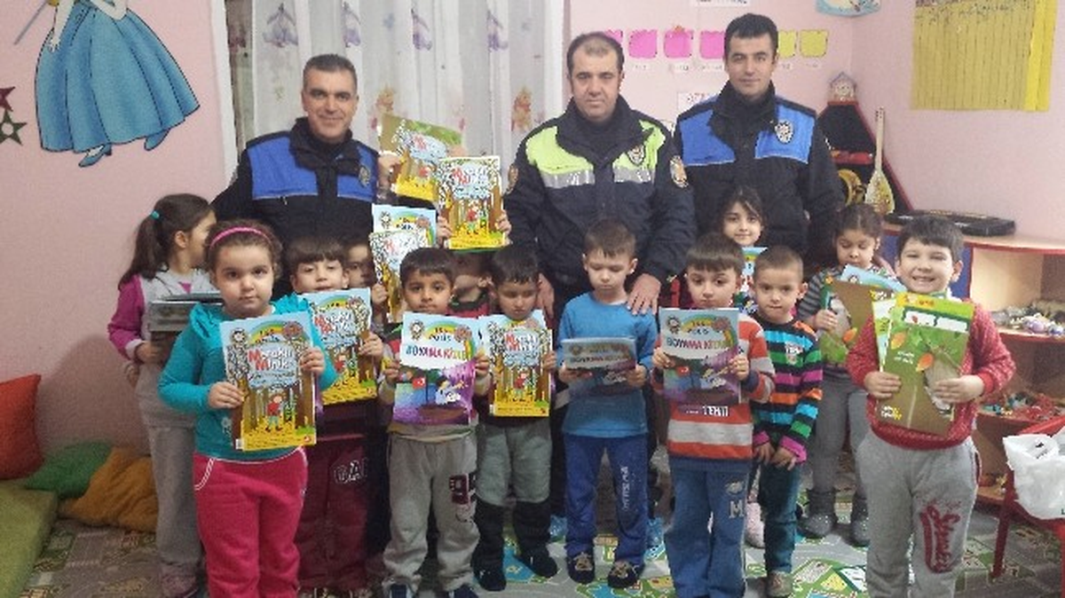 Toplum Destekli Polisten "Minik Eller" Projesi