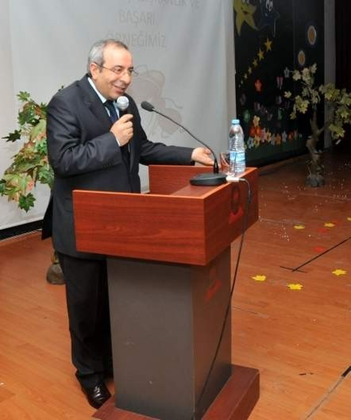 Yyü Rektörü Prof. Dr. Peyami Battal İlköğretim Öğrencileri ile Söyleşi Yaptı
