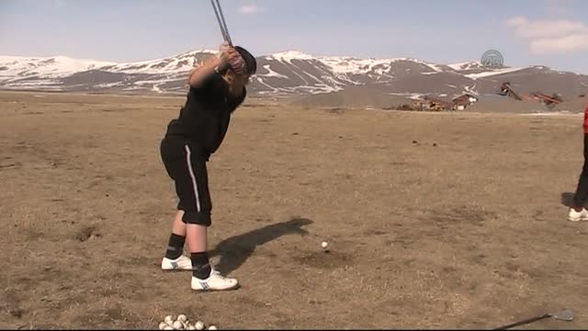 Ardahanlı golfçülerin merada antrenmanı başladı -