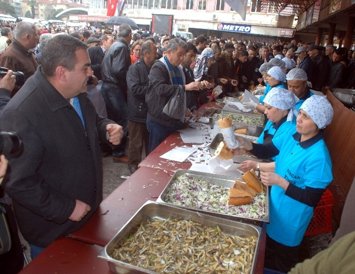 Aydınlı 5 Ton Hamsiyle Şölen Yaptı