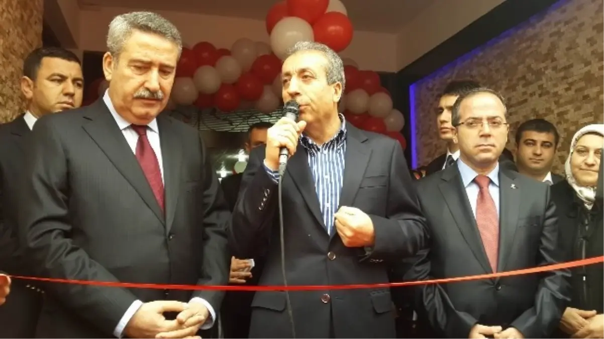 Bakan Eker, Diyarbakır\'da Aile Destek Merkezi Açılışına Katıldı