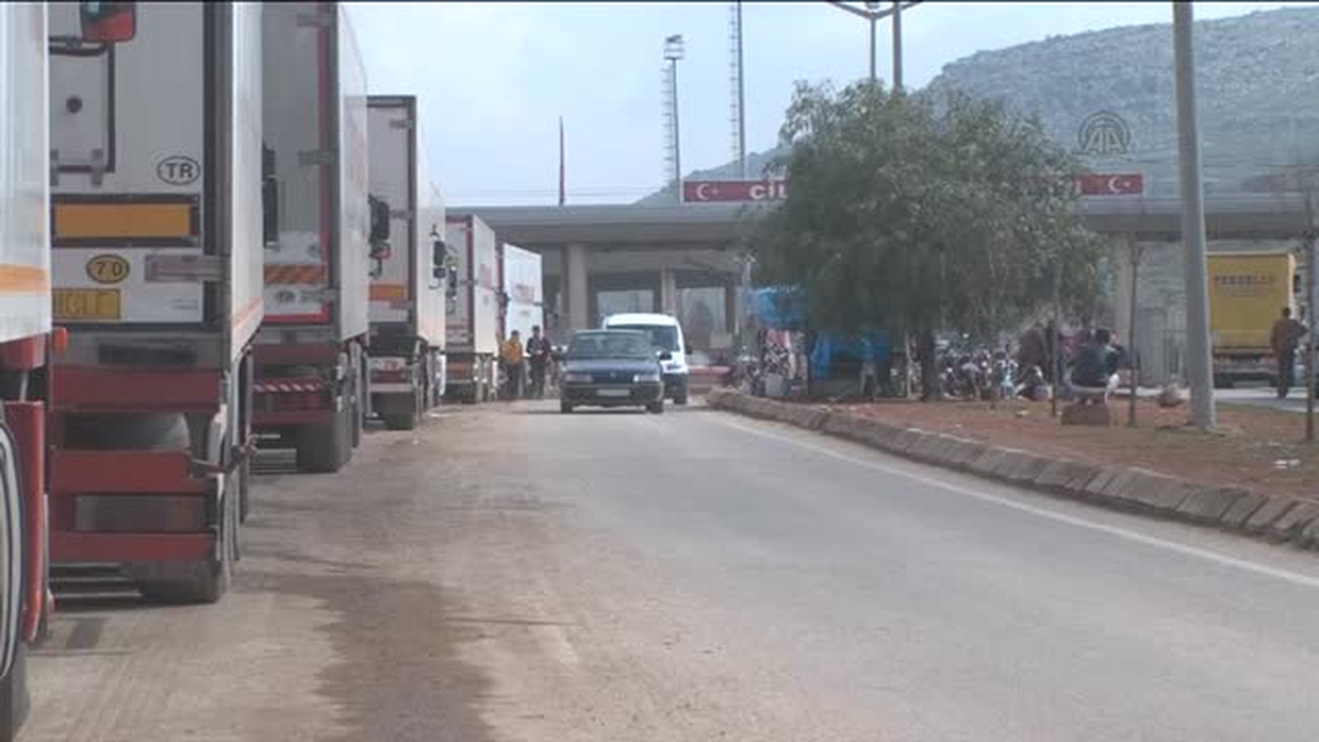 Cilvegözü Sınır Kapısı\'ndan geçiş sürüyor -