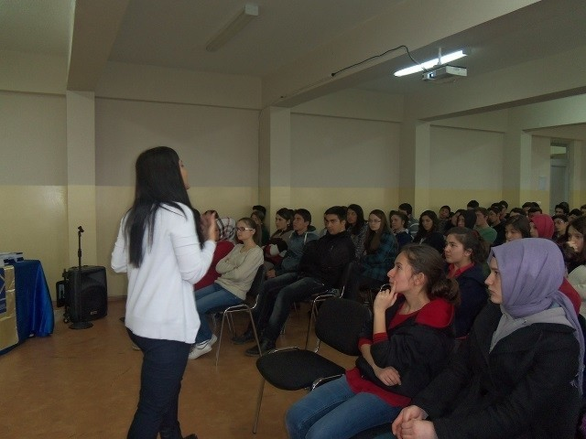 Düzce Farabi Anadolu Lisesinde Üniversite Tanıtım Semineri