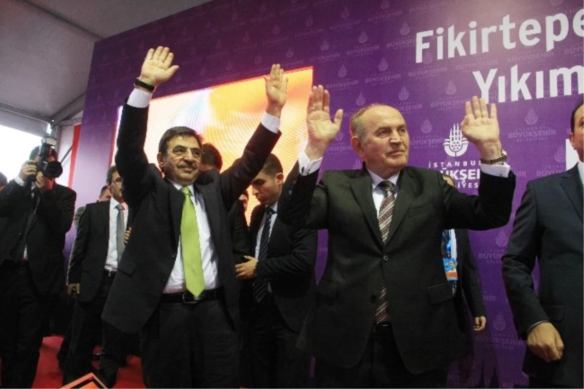 Fikirtepe\'ye İlk Kazmayı Bakan Güllüce ve Kadir Topbaş Vurdu