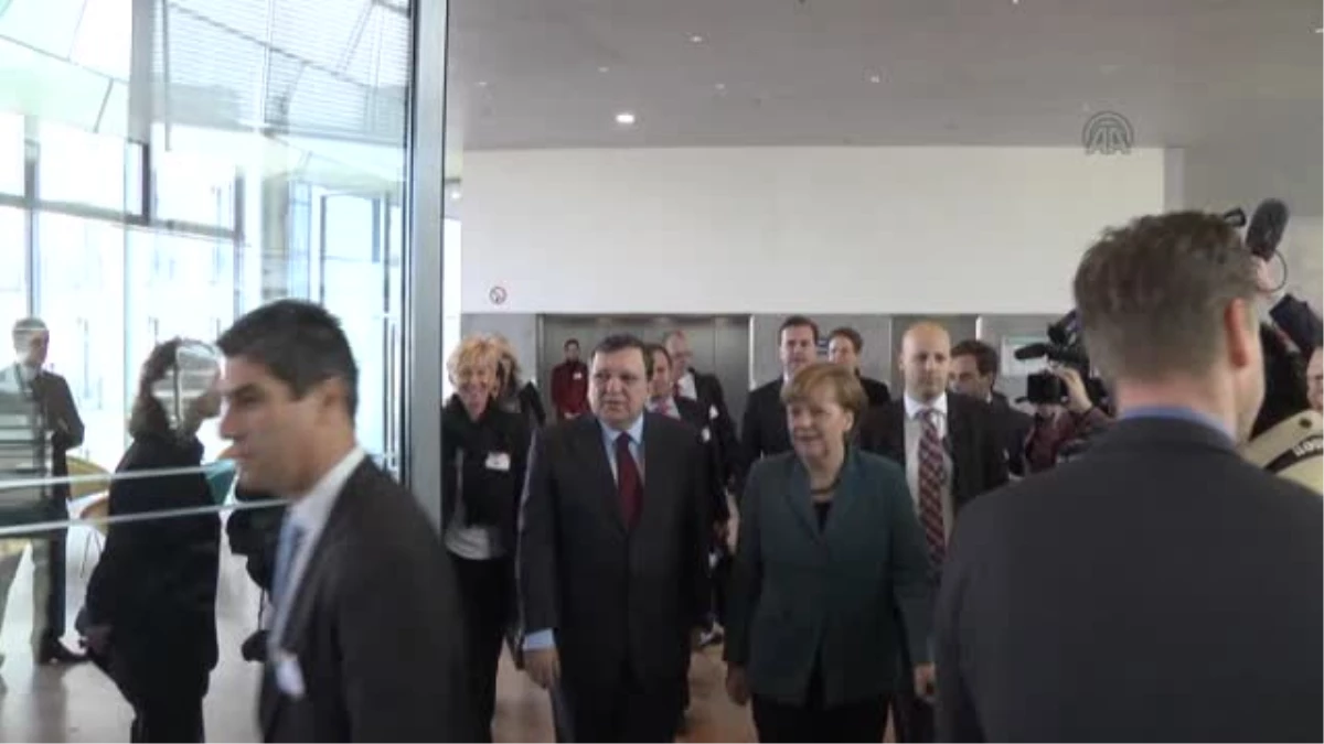 Kırım\'da gerginlik - Barroso ve Merkel -