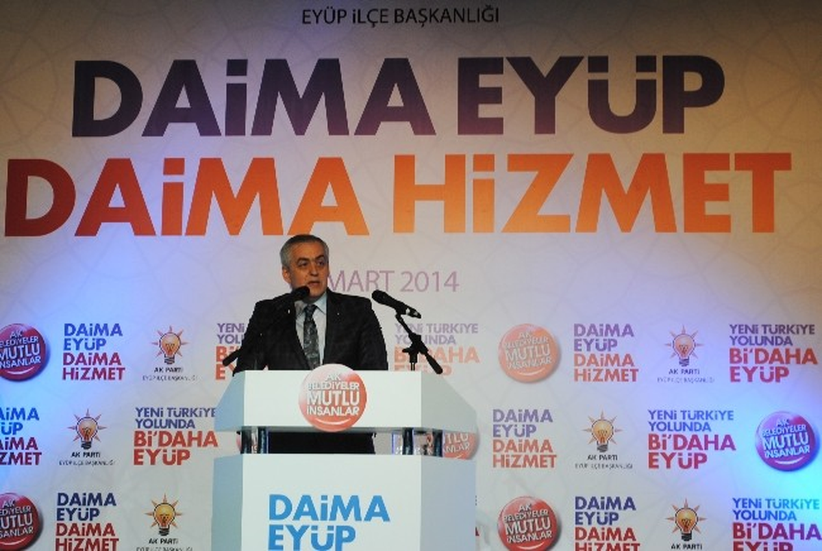 Remzi Aydın\'ın Eyüp\'teki Adaylık Kutlaması Miting Havasında Geçti