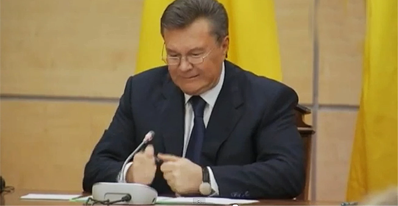 Yanukoviç Sinirlerine Hakim Olamayıp Kalemi Kırdı