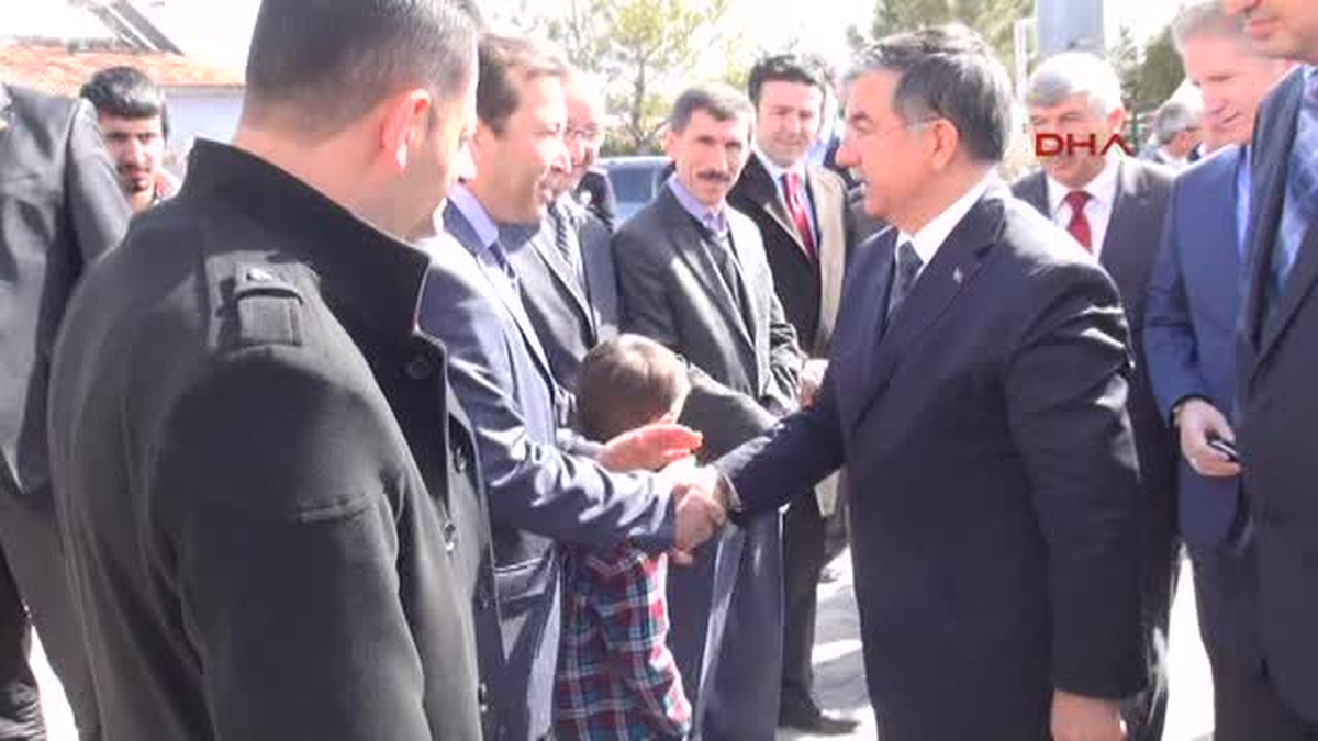 Sivas Bakan Yılmaz, Bedeli Çalışması Yokbakan Yılmaz, Bedeli Çalışması Yok