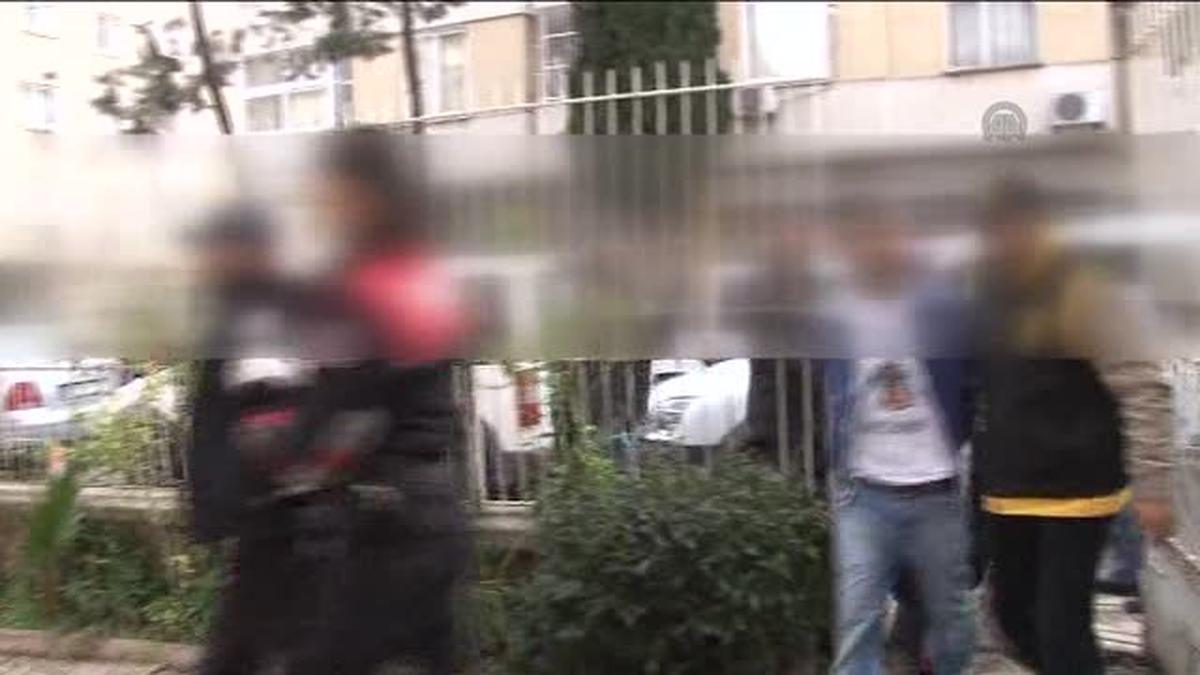 Soygun Hazırlığındaki Şüpheli Masanın Altından Çıktı