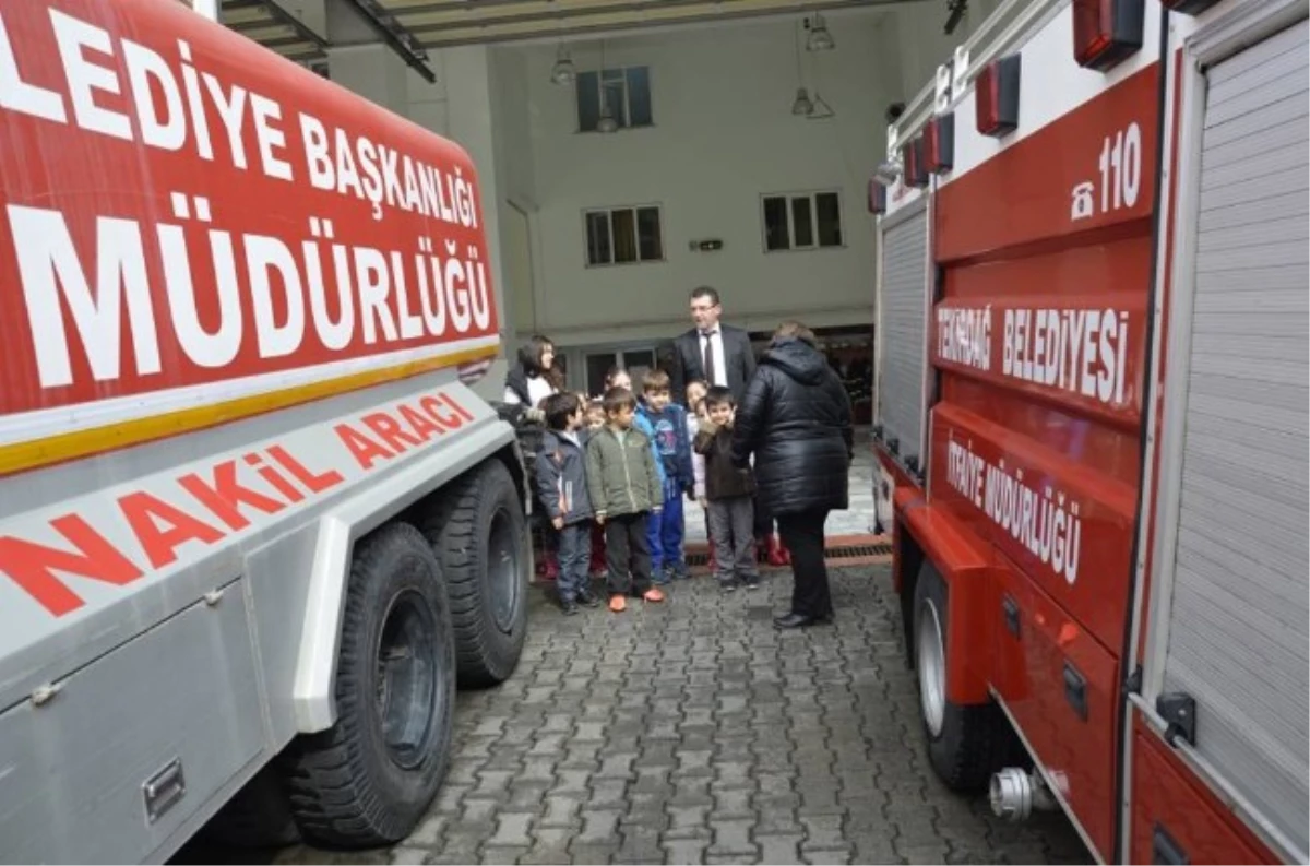 Tekirdağ İtfaiye Müdürlüğünden Öğrencilere Yangın Eğitimi ve Tatbikatı