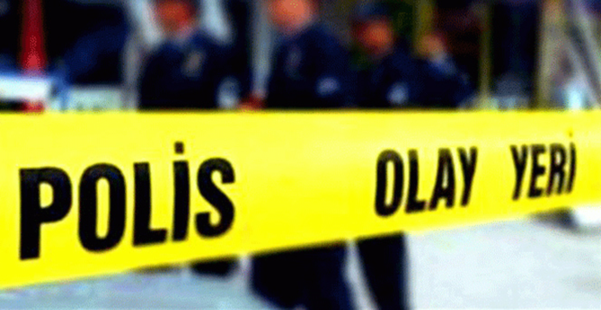 3 Çocuğunu Odaya Kilitleyip, Eşini Tüfekle Öldürdü