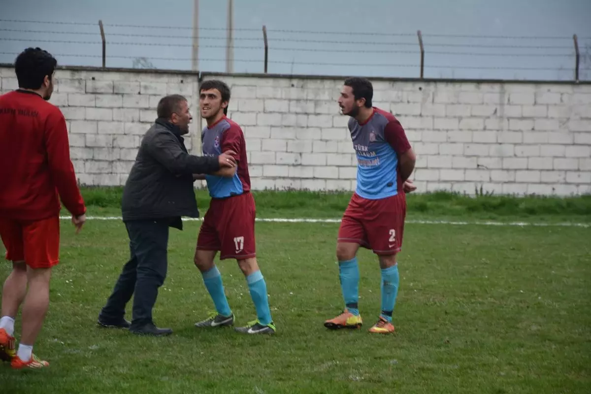 Amatör Futbol Maçında Arbede