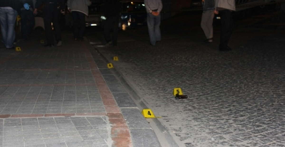 Cinnet Geçirdi Havaya Ateş Etmeye Başladı: 1 Ölü, 4 Yaralı
