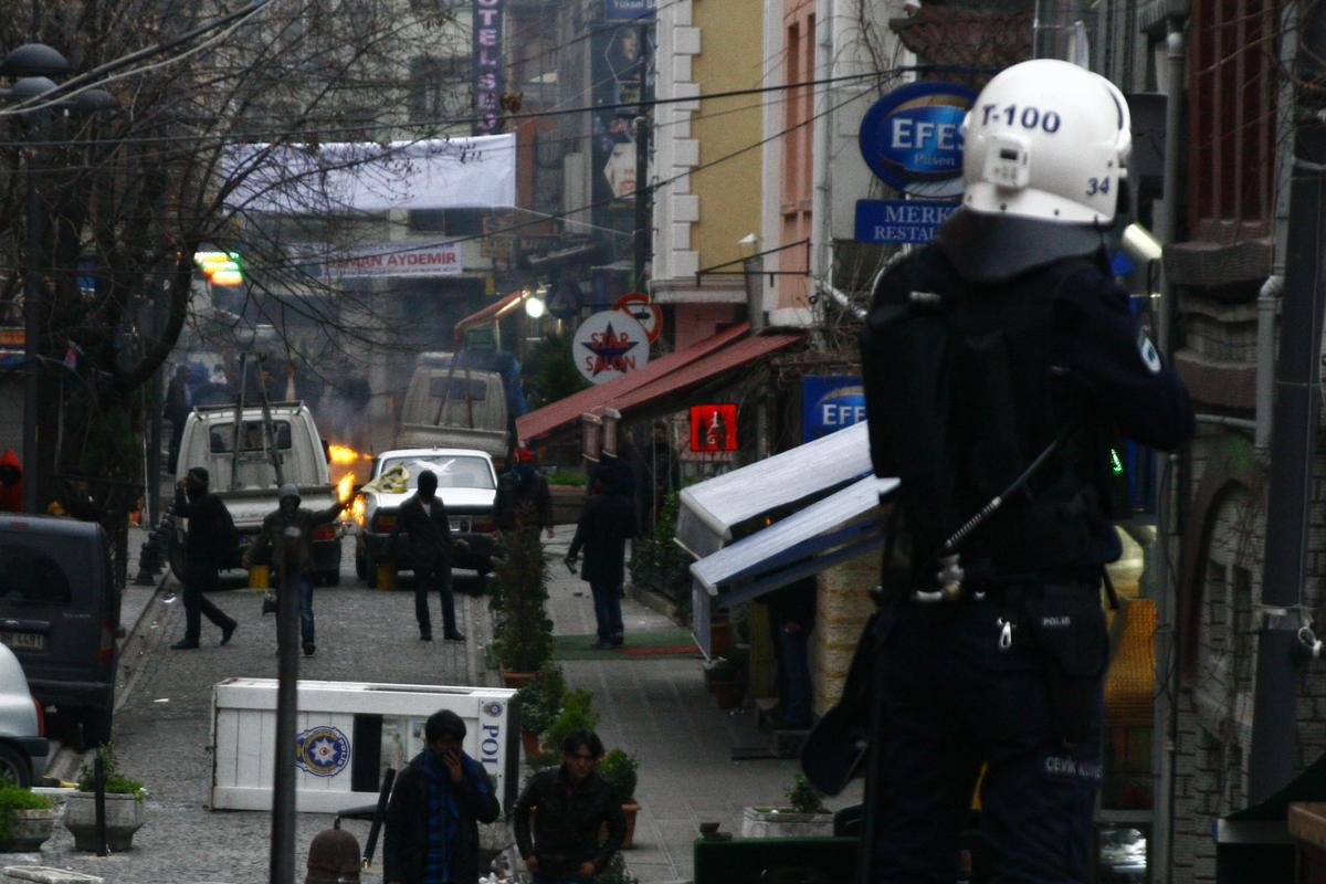Fatih\'te İzinsiz Gösteri