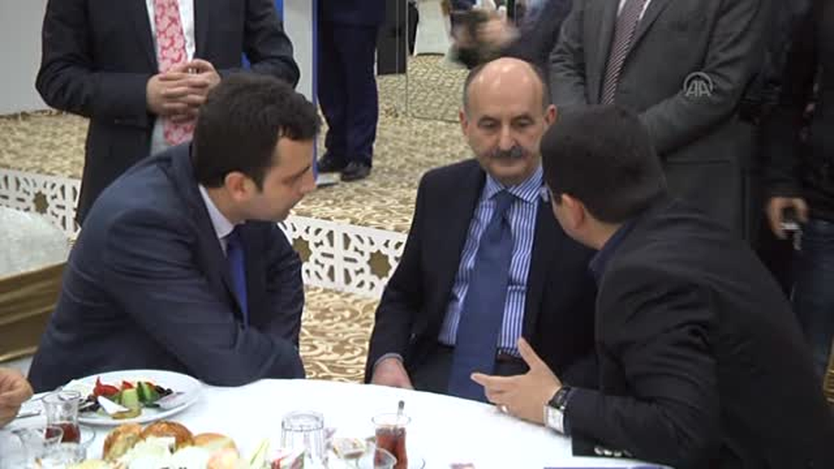 Müezzinoğlu: "Ey Pensilvanya, seni anlamakta daha da zorlanıyoruz" -