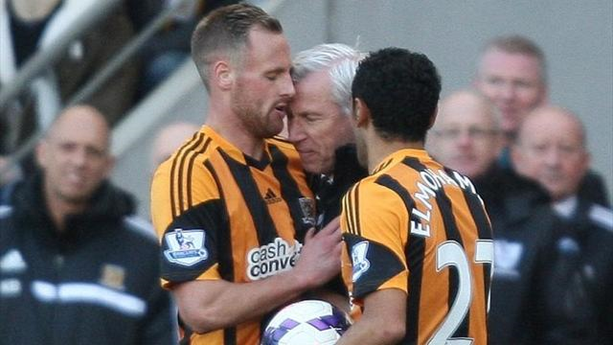 Rakip Oyuncuya Kafa Atan Alan Pardew\'e 100 Bin Sterlin Ceza