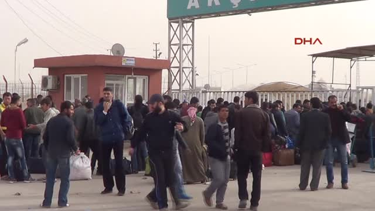 150 Suriyeli Sığınmacı, Akçakale\'den Ülkelerine Döndü