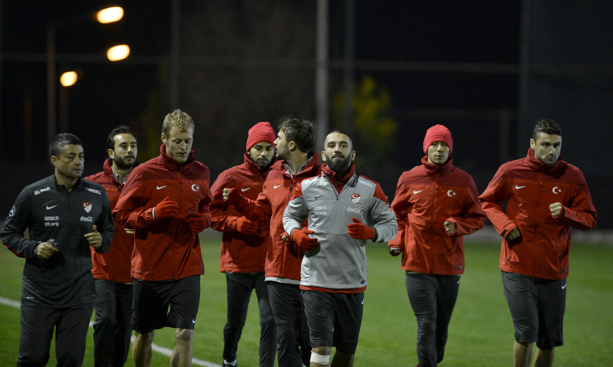 A Milli Futbol Takımı, İsveç Maçı Hazırlıklarına Başladı
