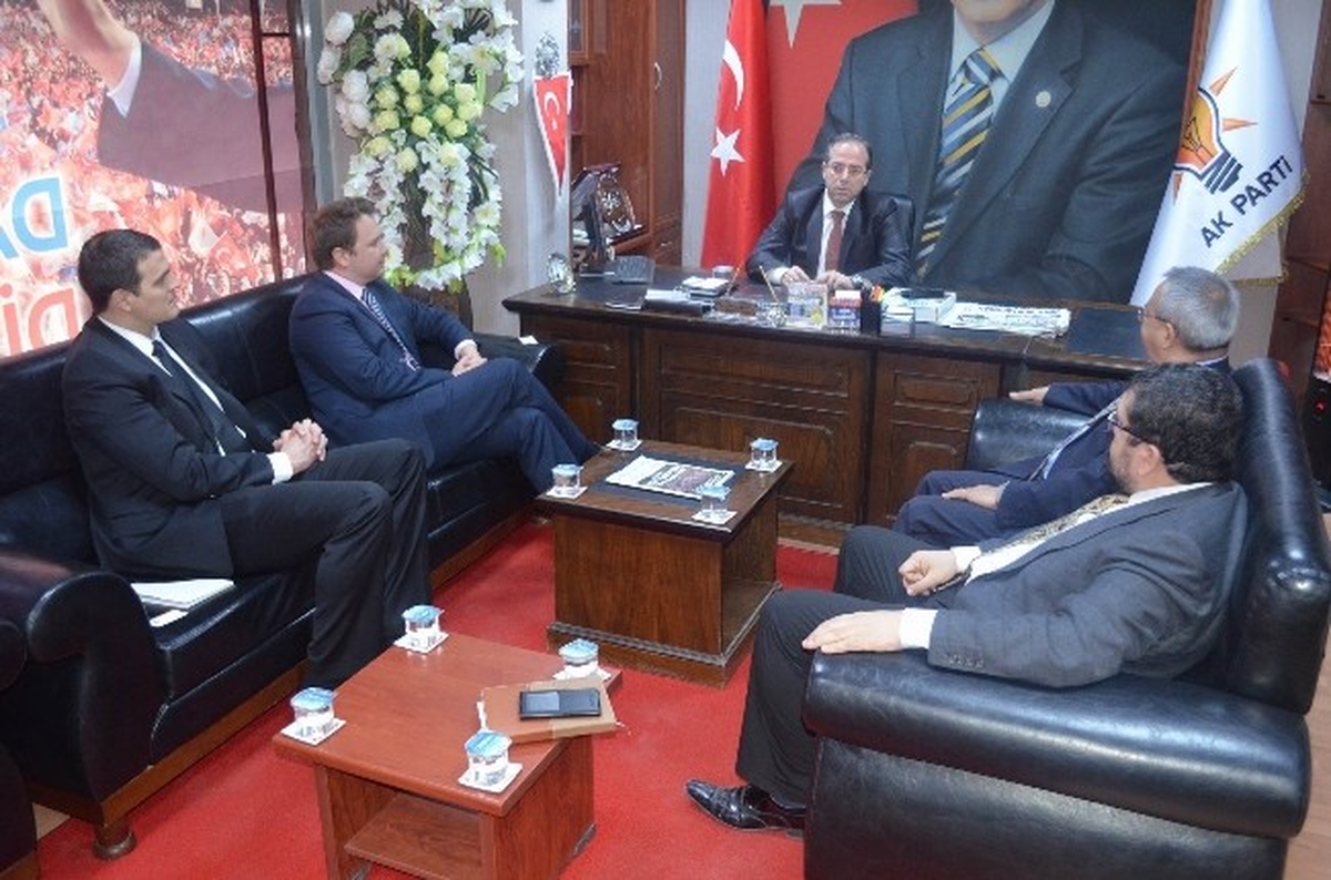 ABD Konsolos Elçileri AK Parti İl Başkanlığı\'nı Ziyaret Etti