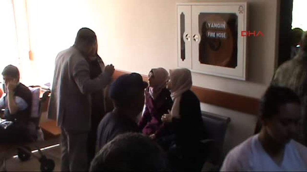 Ardahan\'da Servis Minibüsü Kaza Yaptı, 11 Öğretmen Yaralı