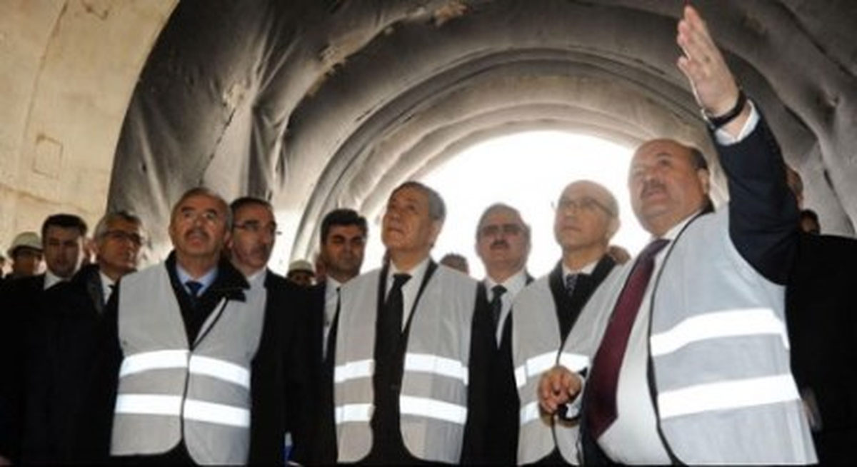 Arınç: Yüksek Hızlı Tren 100 Yılın En Önemli Projesidir (2)
