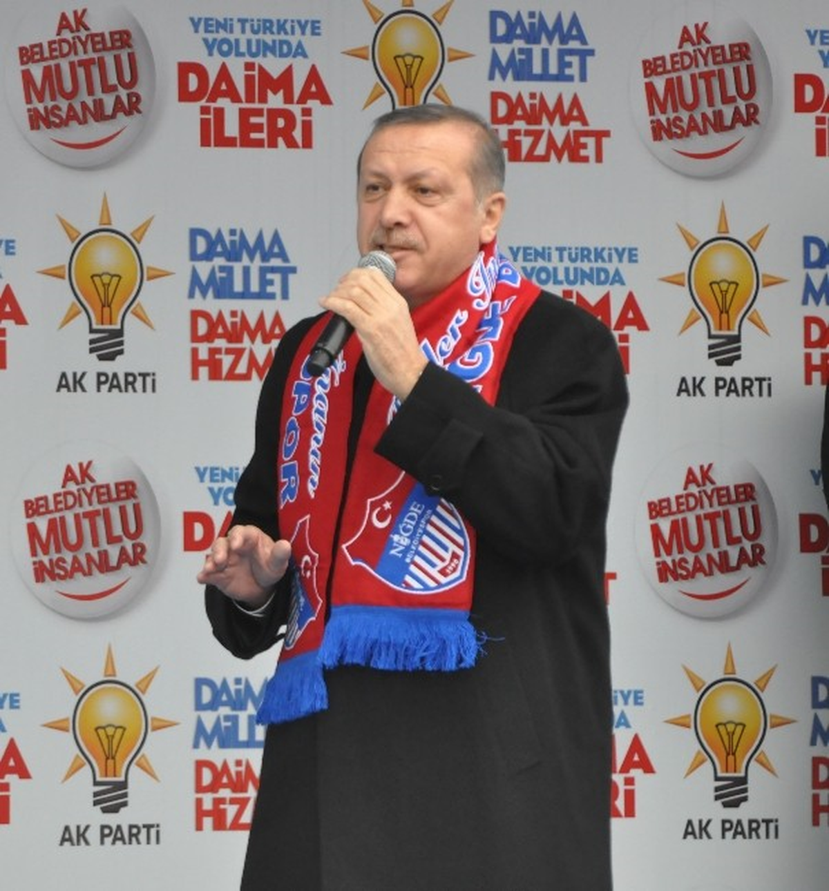 Erdoğan: Senden Olsa Olsa Tahtakale\'de Kaset Tüccarı Olur