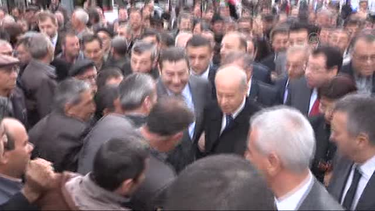 Bahçeli: \'\'Yolsuzluk ve rüşvetin dibine kadar gir" -