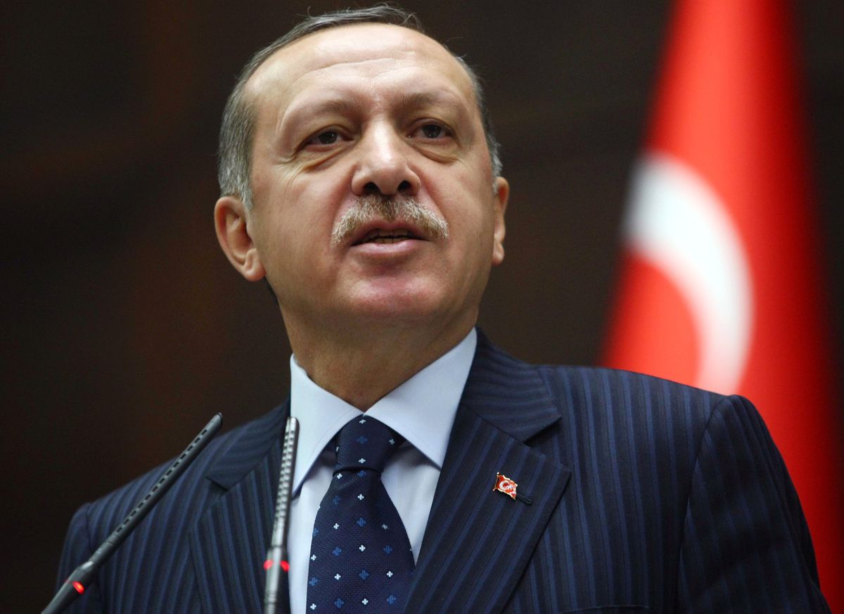 Başbakan Erdoğan: "İllegal kasetler, montajları grup salonlarında dinletenlerden tazminatları toplayacağız" -