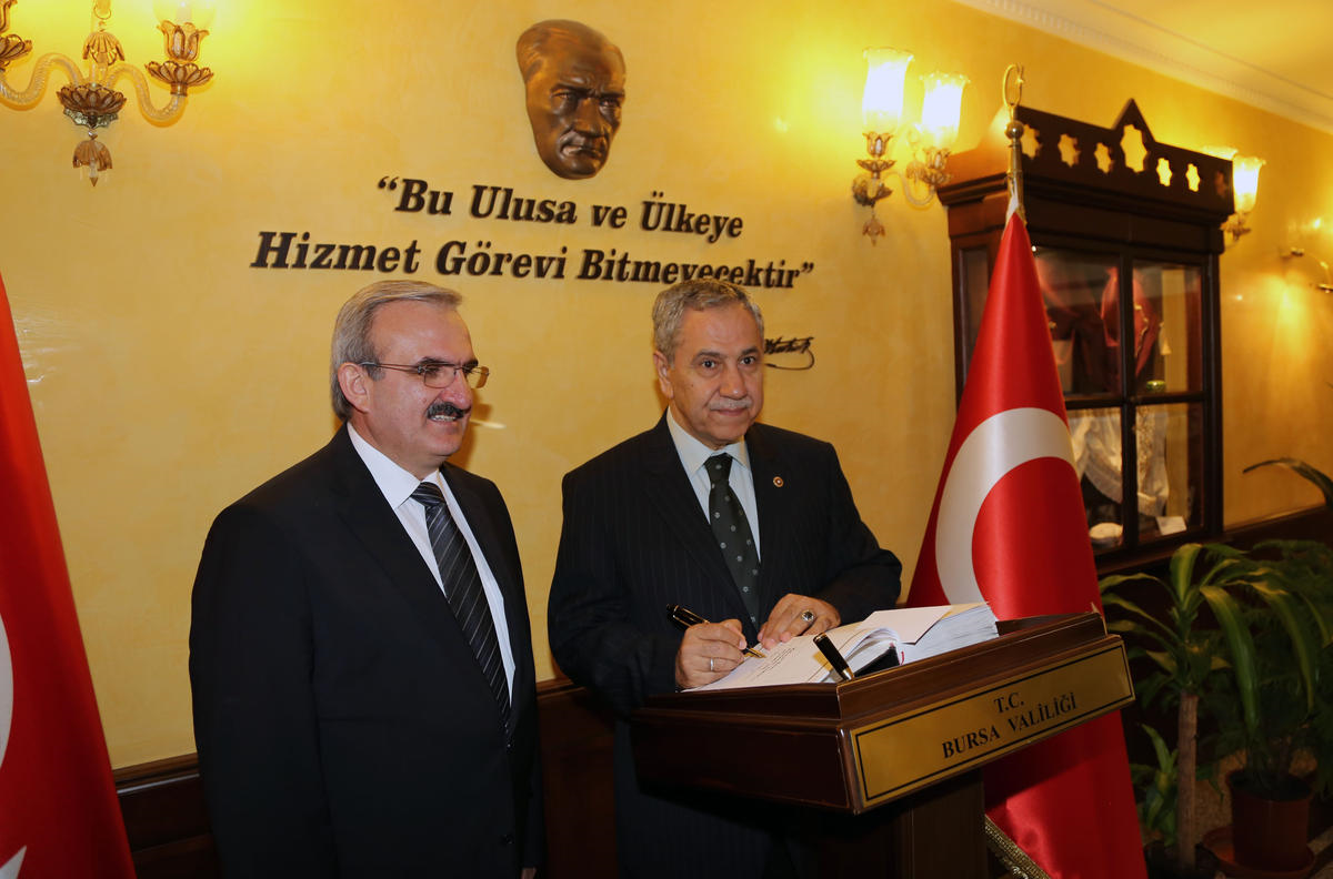 Başbakan Yardımcısı Arınç\'tan Bursa Valisi Karaloğlu\'na Ziyaret
