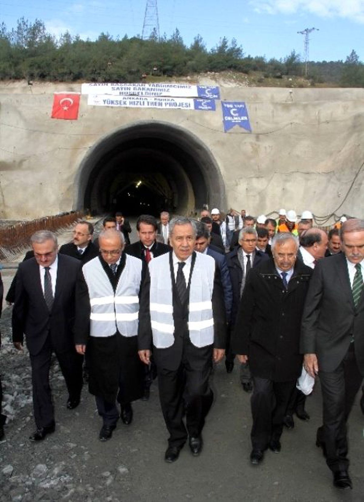 Arınç: Yüksek Hızlı Tren 100 Yılın En Önemli Projesidir
