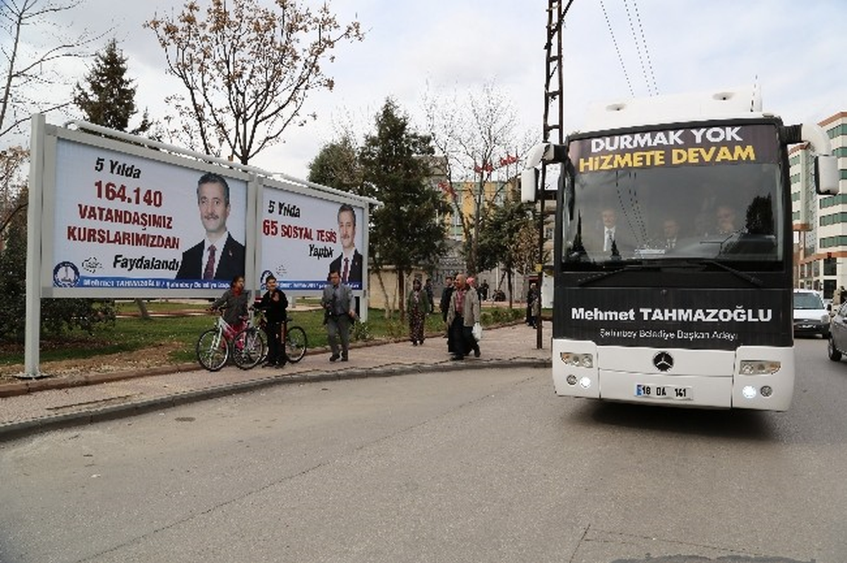 Başkan Tahmazoğlu Alkışlarla Karşılanıyor