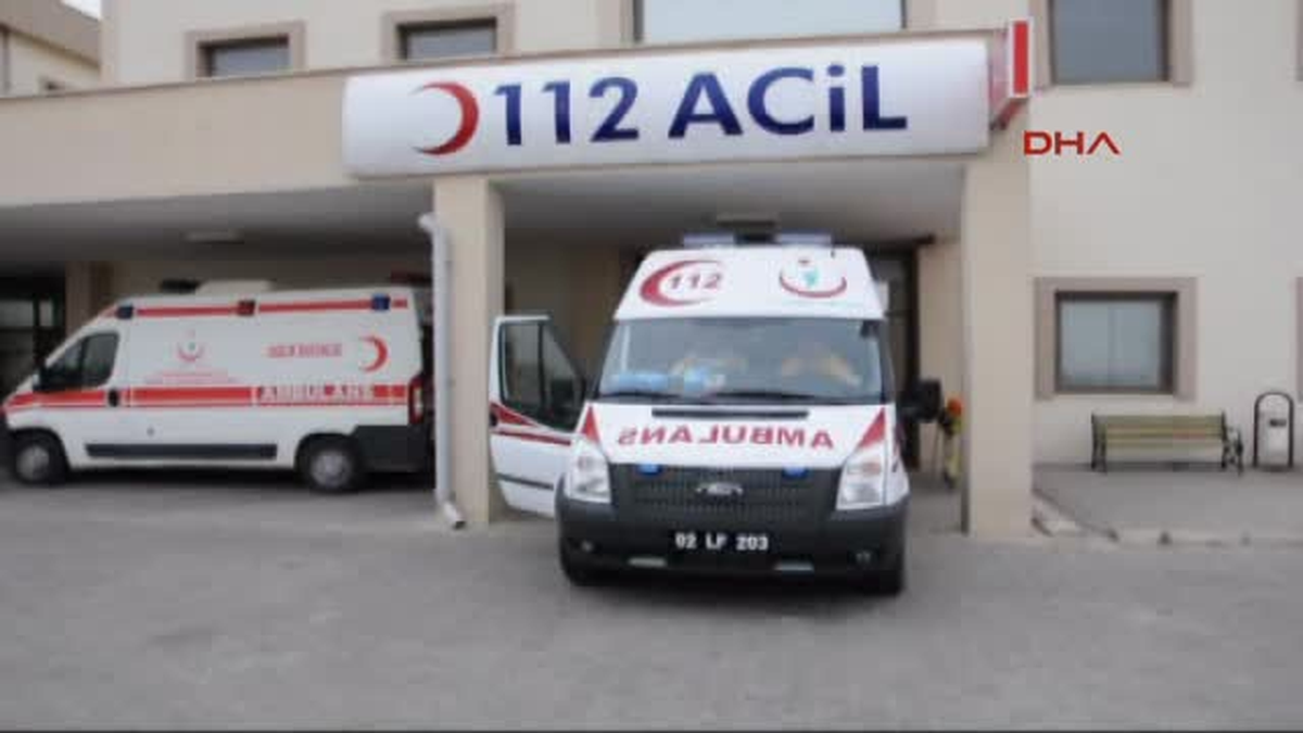 Besni\'de Minibüsün Çarptığı Üniversiteli Kız Ağır Yaralandı