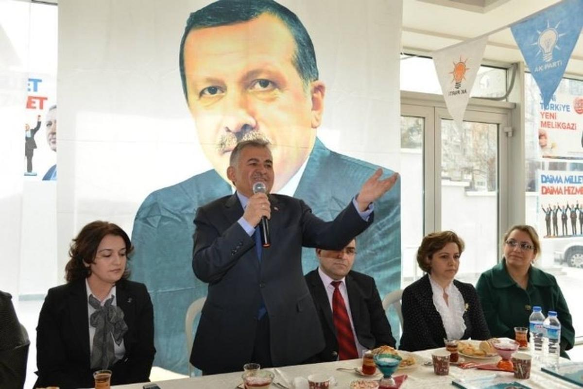 Büyükkılıç, Sabah Kahvesinde
