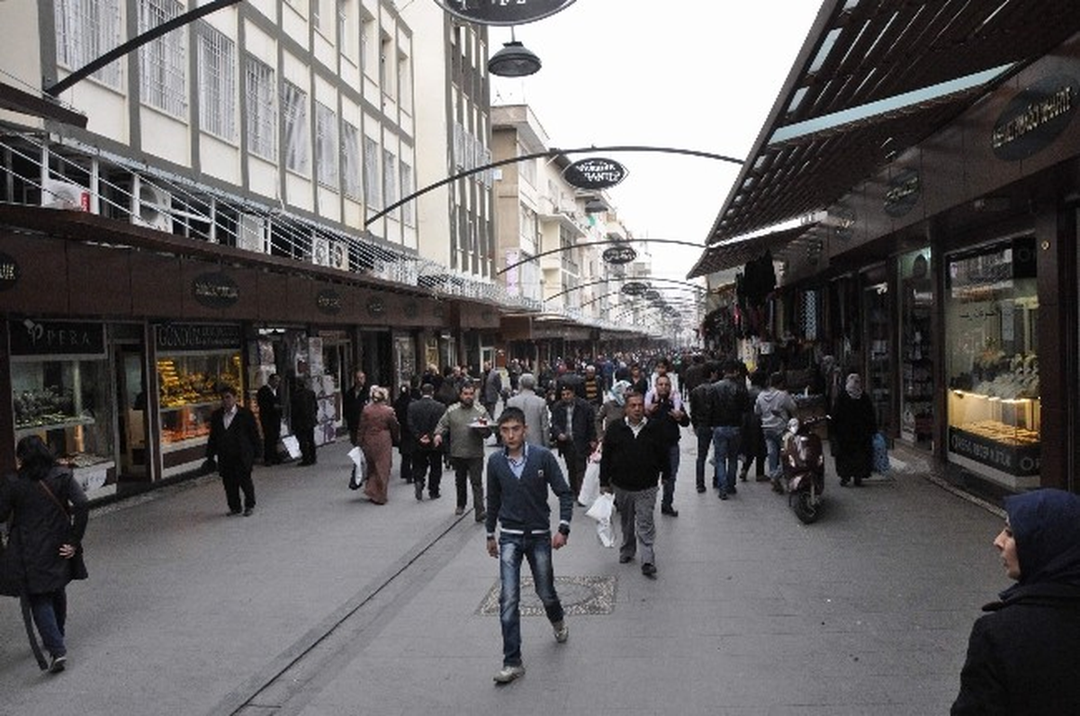 Çarşı Esnafı Durgunluktan Şikayetçi