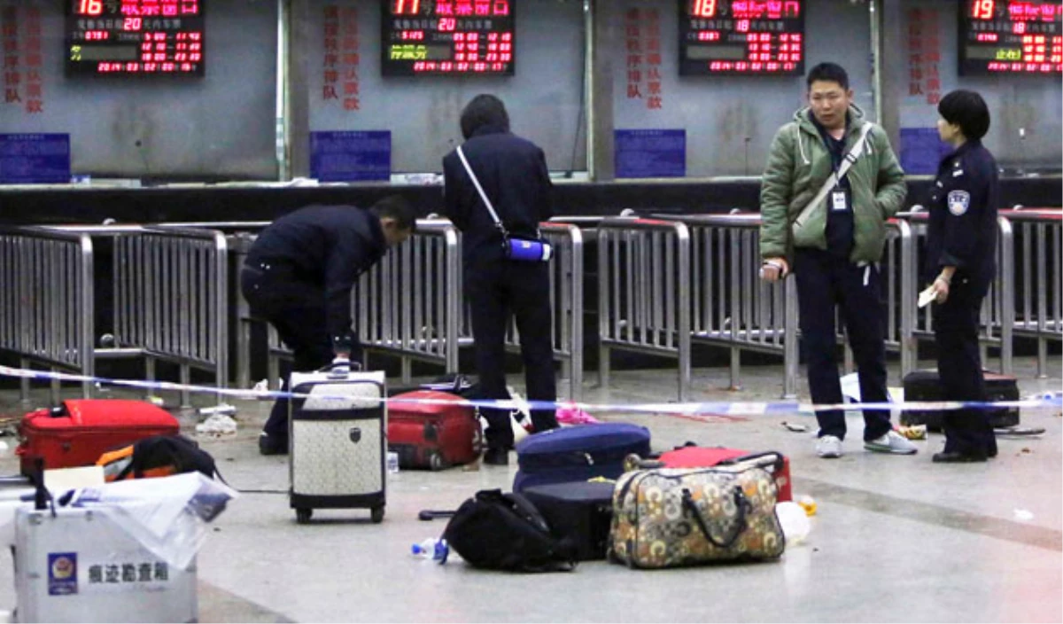 Çin\'de Tren İstasyonundaki Saldırı
