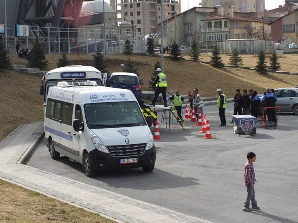 Emniyet Kemeri Hayat Kurtarır