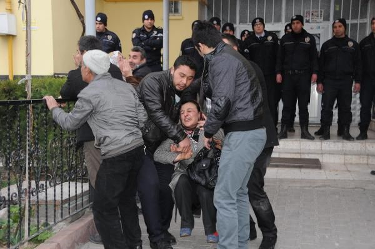 Eşi ve 4 Çocuğunu Öldürdükten Sonra İntihar Etti