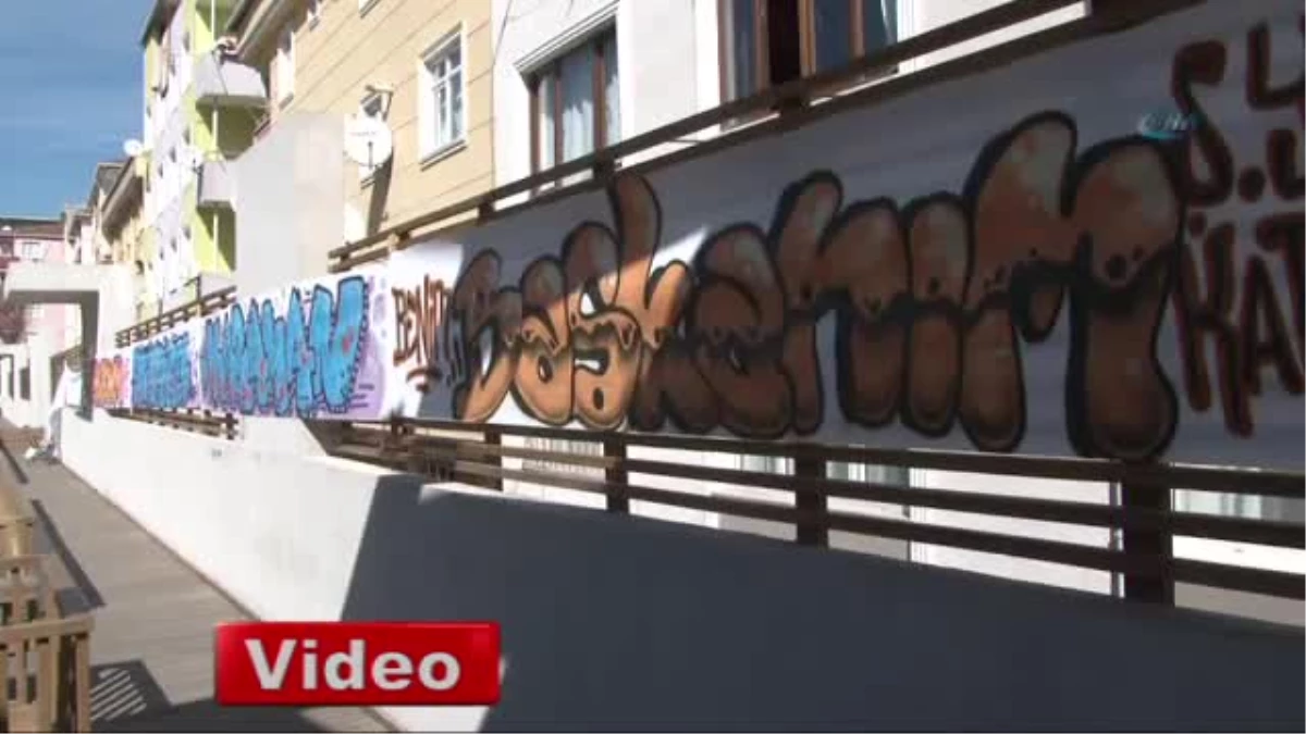 Grafiticiler Kendilerine Destek Veren Başkana Grafiti Yaptılar