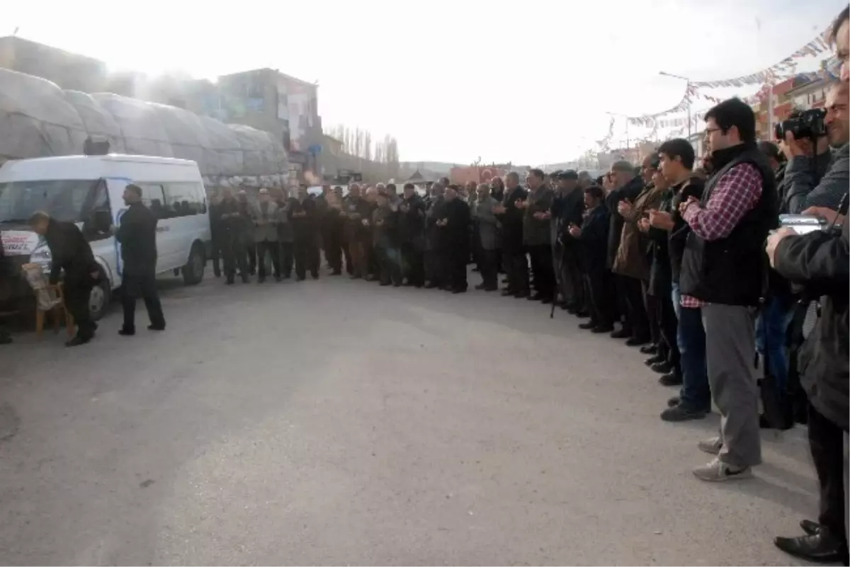 Gürün\'den Toplanan Yardımlar Suriye\'ye Gönderildi