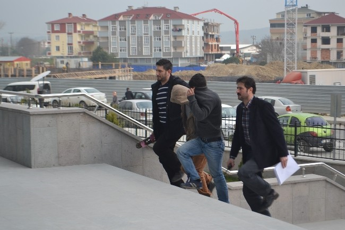 Hırsızlık Şüphelileri Kıskıvrak Yakalandı