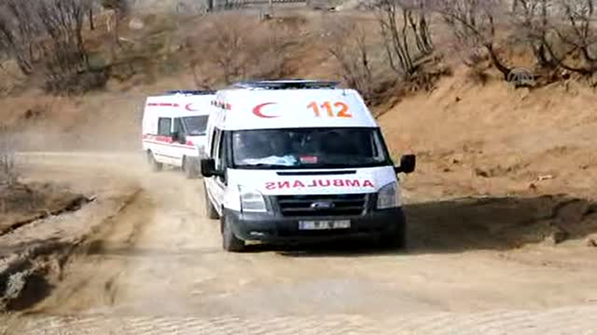 Şemdinli\'de İmdat Bebek, Helikopterle Hastaneye Ulaştırıldı