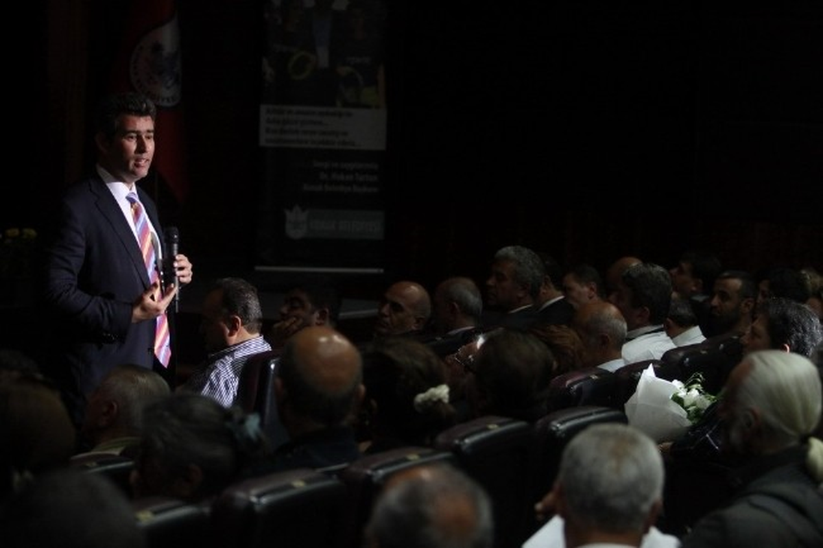 İzmir Kadını Dünya Kadınlar Günü\'ne Haklarını Öğrenerek Hazırlanıyor