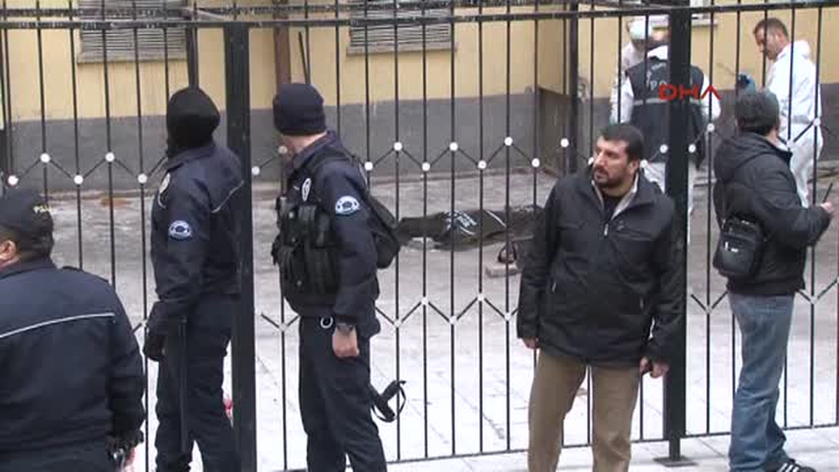 Kayseri\'de Cinnet; Eşi ve 3 Çocuğunu Öldürdü, Oğluyla Birlikte 11. Kattan Atlayıp İntihar Etti"...