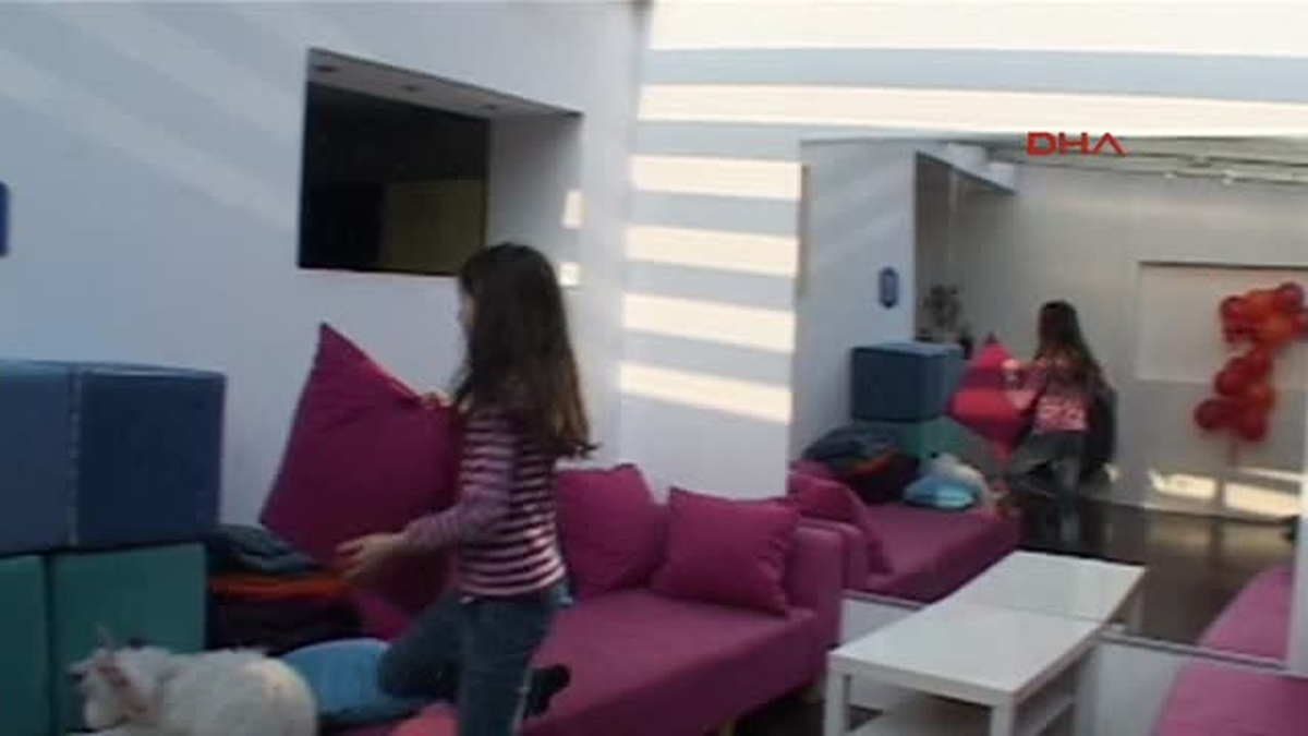 Kız Çocuklarına Ücretsiz Destek Veriyorlar