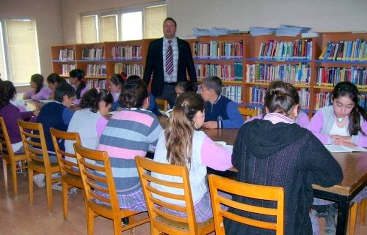 Yenişehir\'de Kapalı Kütüphane İçin İmza Kampanyası