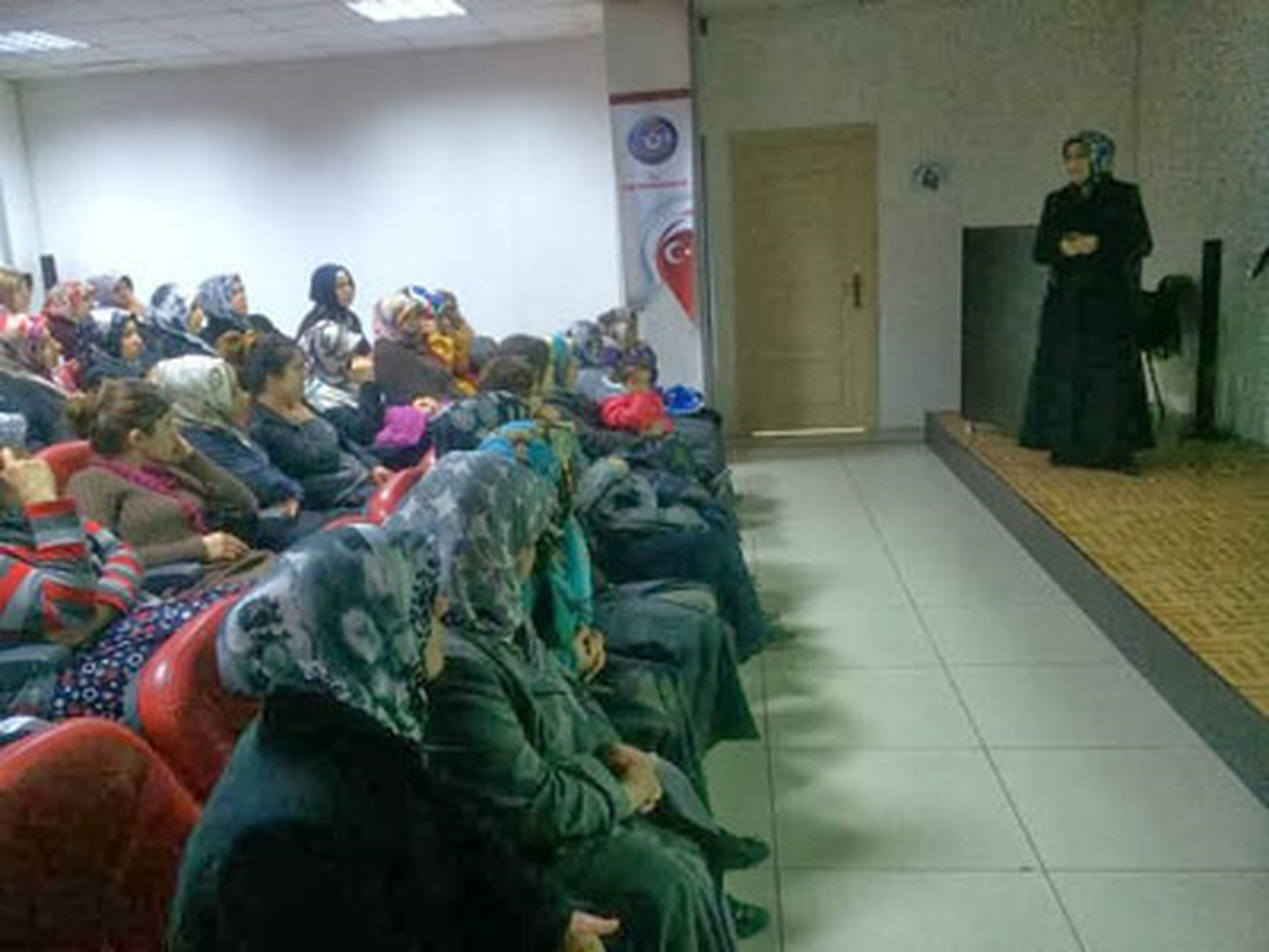 Lice\'de Kadınlara Namaz Ve "İbadetin Önemi" Semineri