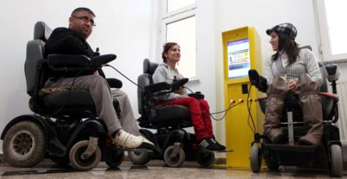Kayseri\'de Akülü Engelli Araçları İçin Şarj İstasyonu