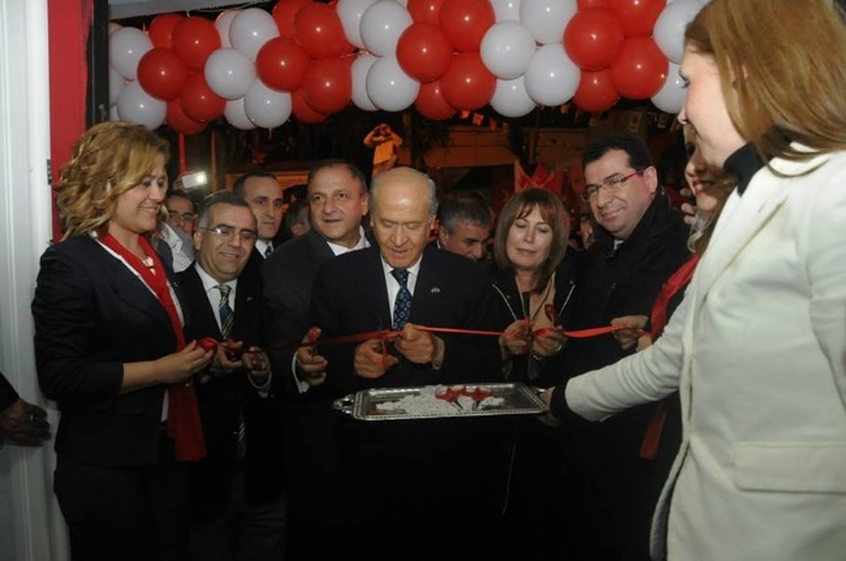 Bahçeli, Buca ve Karabağlar Seçim Bürolarını Açtı